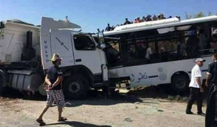 Veel doden en gewonden bij zwaar verkeersongeval in Tetouan (foto's)