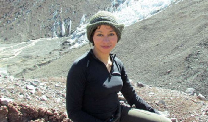Marokkaanse bergbeklimster Ghizlane Aakar overleeft aardbeving Nepal