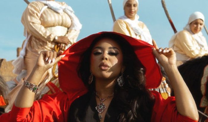 Zangeres Jaylann doelwit racisme na Marokkaanse clip (video)