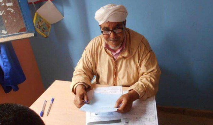 Marokkaan van 69 jaar behaalt einddiploma (video)