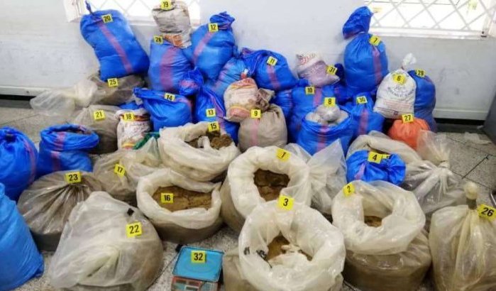 Ruim ton cannabis in beslag genomen in Tetouan, drie arrestaties