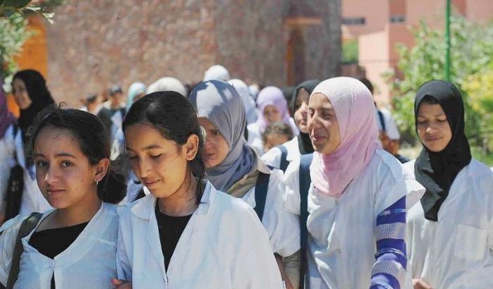 Meisje van 11 gegijzeld om te korte schort in Marokko