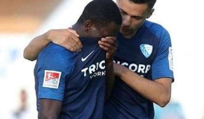 Duitsland: speler verlaat veld in tranen na racistische beledigingen