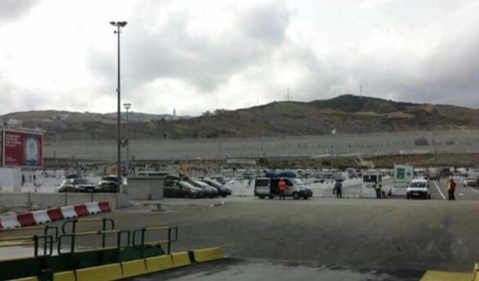 Twee ton cannabis tussen henna gevonden in Tanger Med