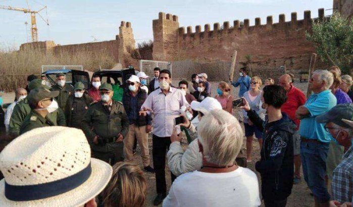 Marokko: handelaars Taroudant helpen gestrande kampeerders