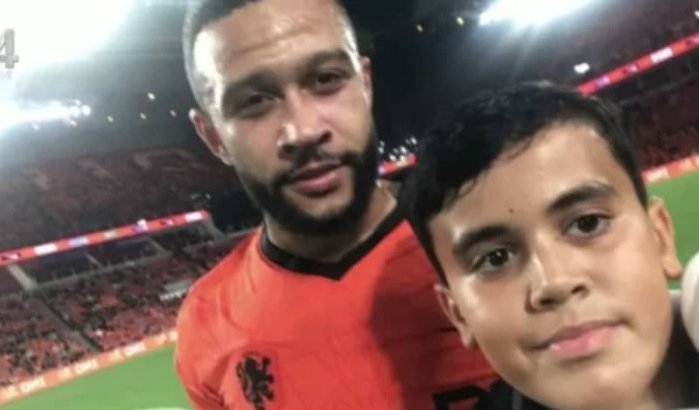 Amin (13) krijgt 5 jaar stadionverbod na selfie met Depay