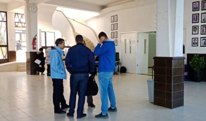 Tanger geschokt: vader valt lerares aan op school