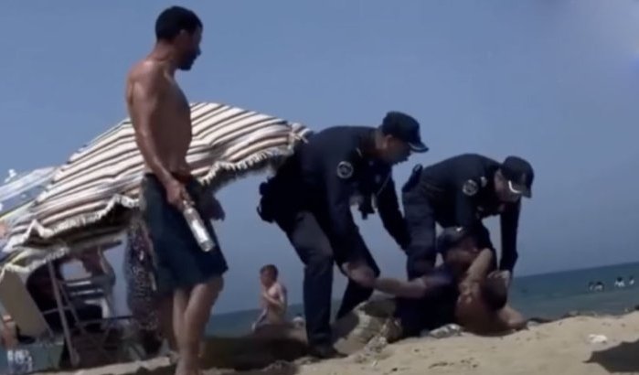 Chaos op strand Martil: politie grijpt in (video)