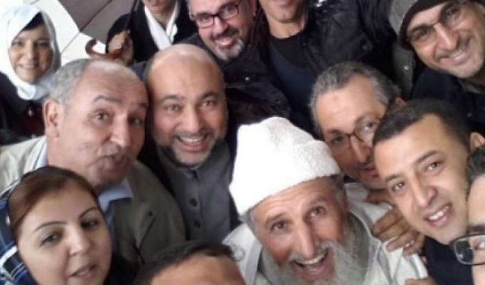 Leerlingen school Tanger verrassen docent na 30 jaar 