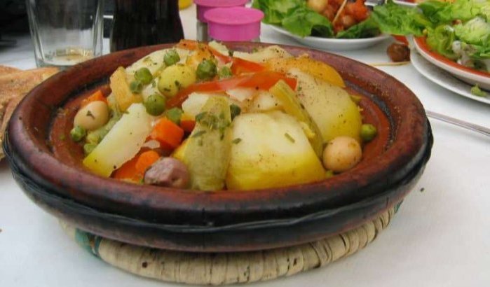 Restauranthouder cel in wegens "tajine met wormen"