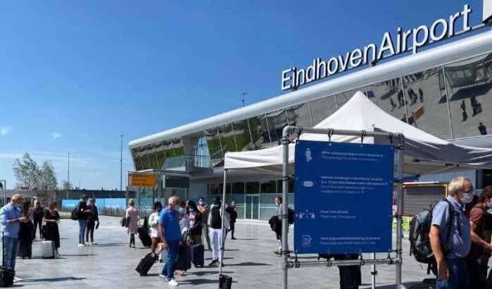 Afgeladen vliegtuigen van Eindhoven naar Marokko ondanks code oranje