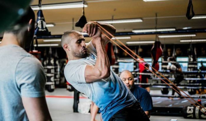 Badr Hari geeft eerste persconferentie sinds gevangenisstraf