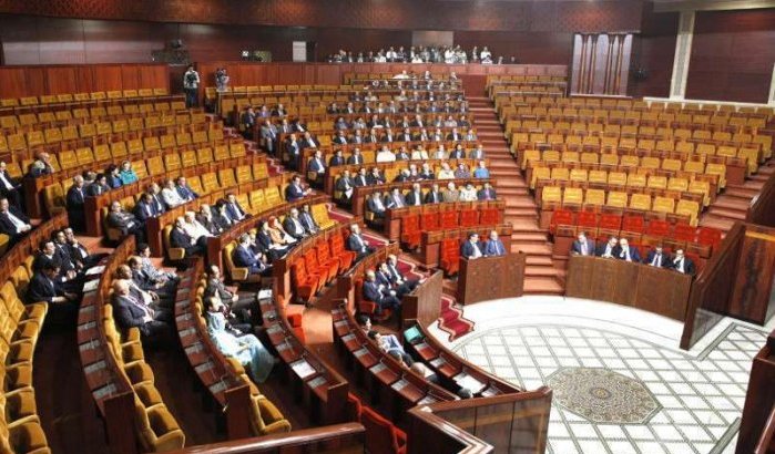 Kamerleden krijgen extra 800 dirham per dag voor aanwezigheid parlement