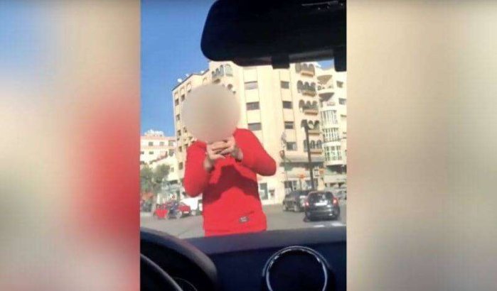 Marokko geschokt door schandalige intimidatie vrouw in auto (video)