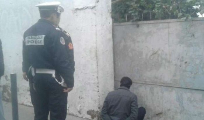 Bestuurder rijdt agent aan en pleegt vluchtmisdrijf in Casablanca
