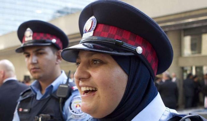 Politie Amsterdam wil hoofddoek bij uniform toestaan
