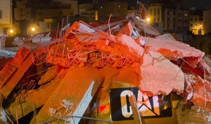 Gebouw stort in in Tanger: chauffeur bulldozer ernstig gewond