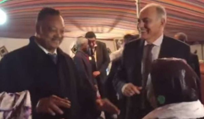 Predikant Jesse Jackson en minister Mezouar feesten samen in Dakhla