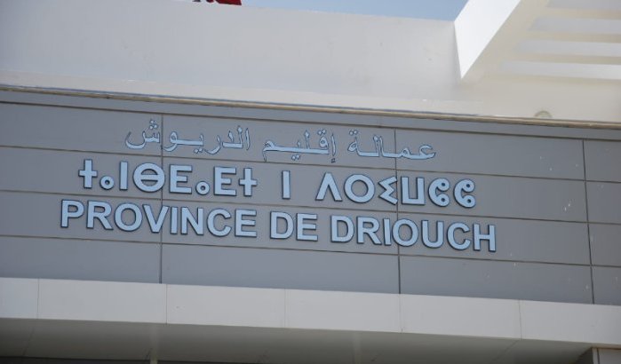 Gouverneur Driouch betrapt ambtenaren