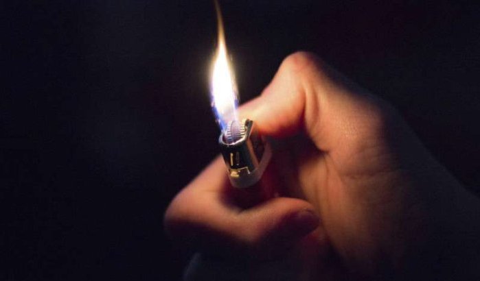 Ontevreden straatverkoper steekt zichzelf in brand in Agadir