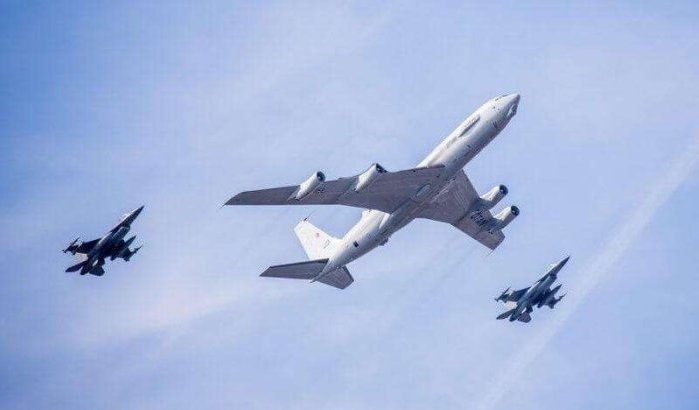 Toestel Royal Air Maroc door straaljagers geëscorteerd