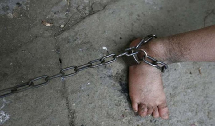 Zwakbegaafde 20 jaar vastgebonden door ouders in Marokko