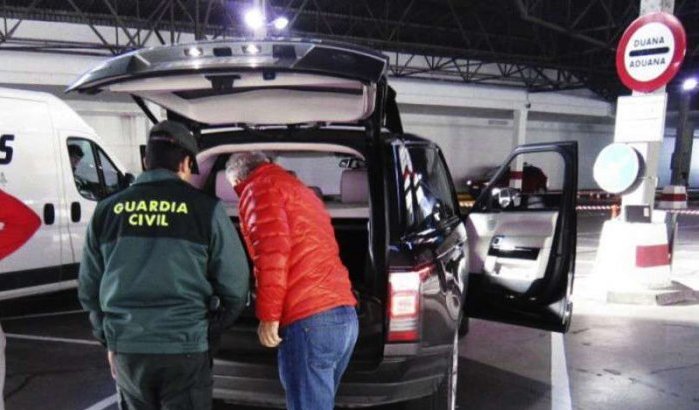 Marokkaanse vrouw bij grens in kofferbak gevonden 