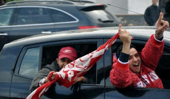 Spelers Wydad Casablanca met zwaarden aangevallen