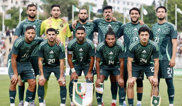 Algerijns elftal speelt wedstrijd... in Marokko