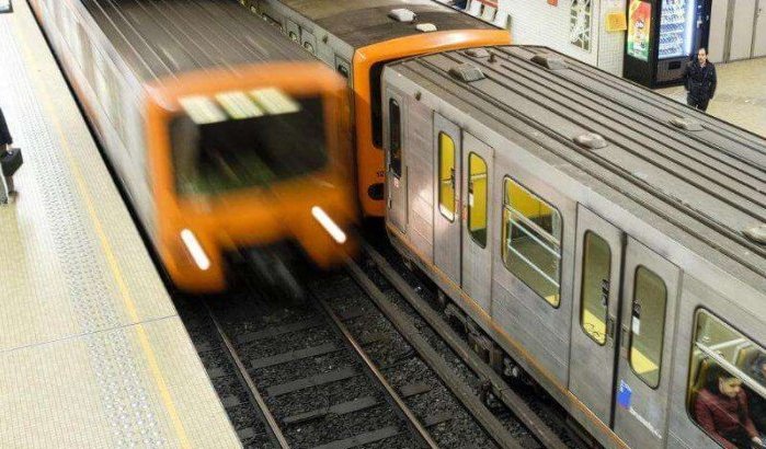 Moslima's onder aankomende metro geduwd in België