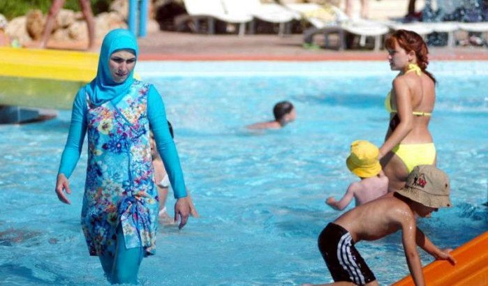 Moslima moet schoonmaakkosten zwembad betalen na zwemmen in boerkini
