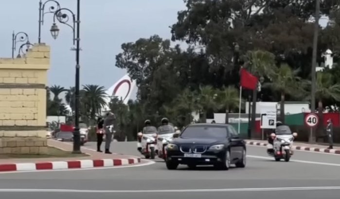 Koning Mohammed VI arriveert in Tetouan met Boeing 747 (video)
