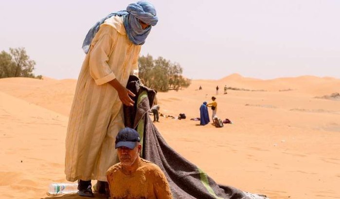 Toeristen dol op zandbaden Merzouga 