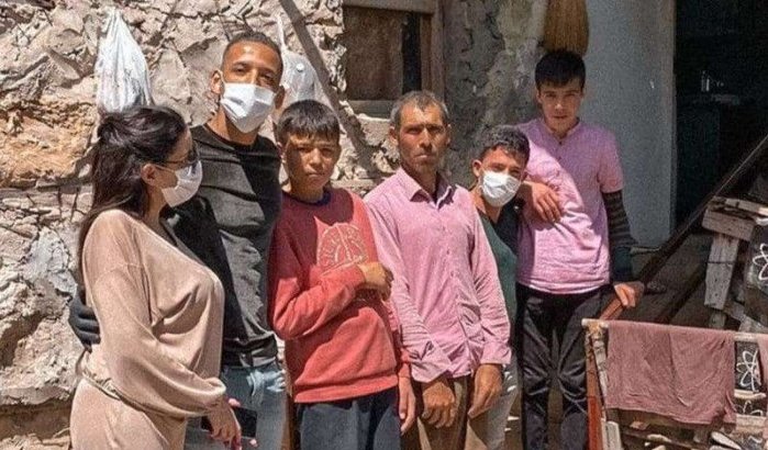 Marokkaanse international Yacine Bammou deelt voedselmanden uit in Turkije