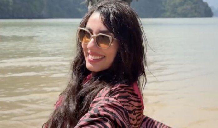 Sahar Seddiki geniet van vakantie in Thailand (video)