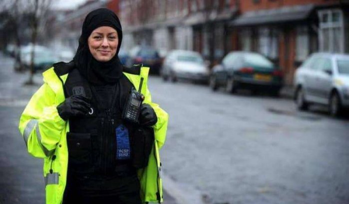Tilburg wil handhavers toestaan een hoofddoek te dragen