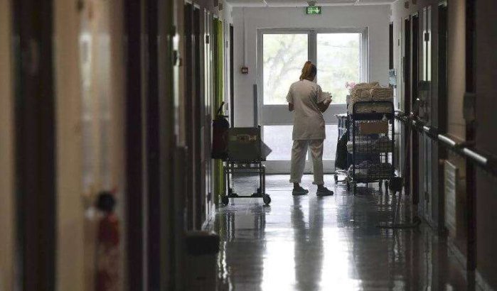 België: Marokkaanse beschuldigt verpleger die haar geen hand wil geven van racisme