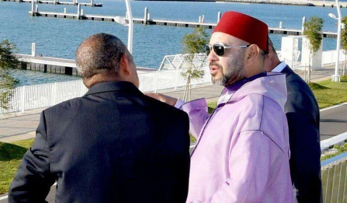 Koning Mohammed VI met auto in Tetouan gespot (video)