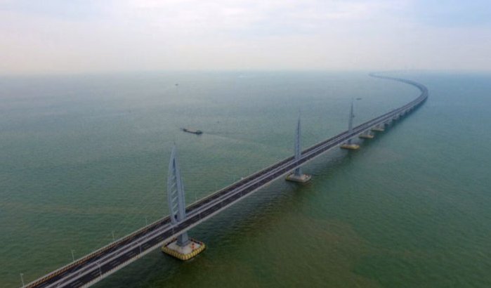 Waarom geen brug over de Straat van Gibraltar?