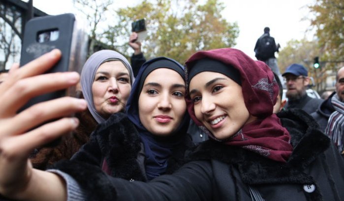 Dagblad voert onderzoek naar leefwereld jonge moslims in Nederland