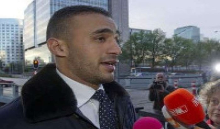 Badr Hari komt aan bij de rechtbank in Amsterdam