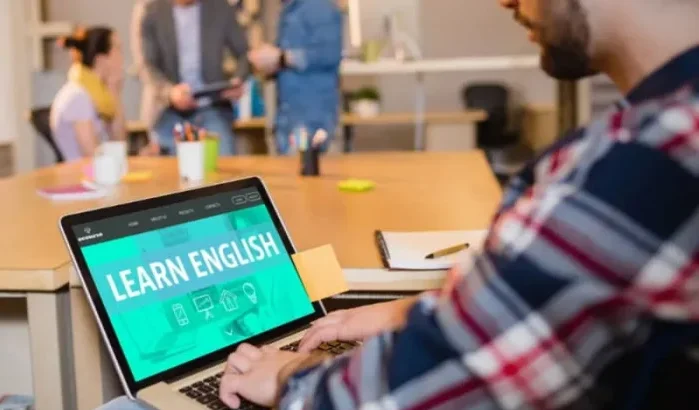 Ambtenaren Marokko leren verplicht Amazigh en Engels 