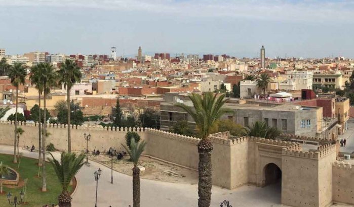 Oujda legt één kleur op, veel onvrede