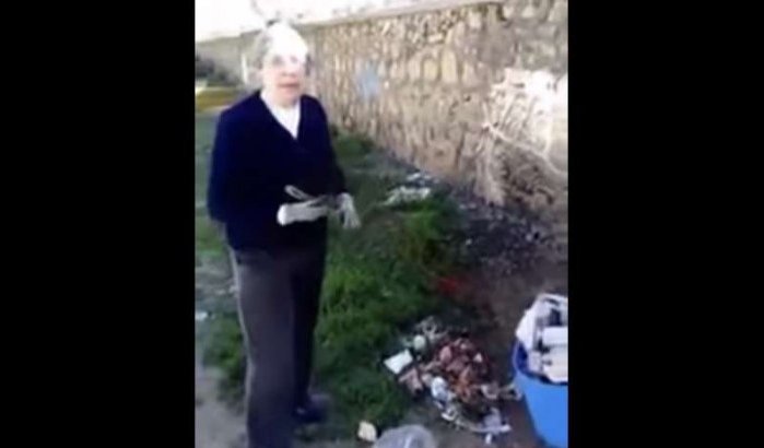 Bejaarde Franse vrouw onderhoudt begraafplaats in Khemisset (video)