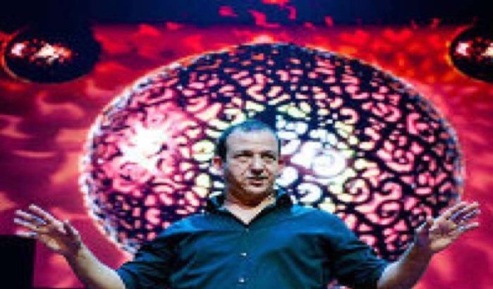 Najib Amhali wint cabaretstrijd tegen Youp