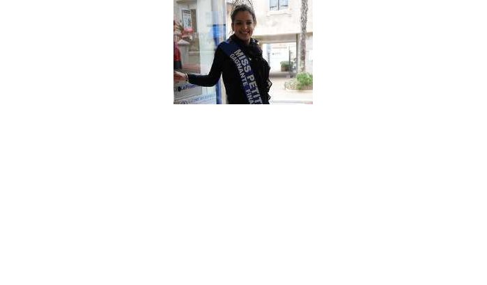 Kawtar Azoulay, Miss klein Frankrijk 2011