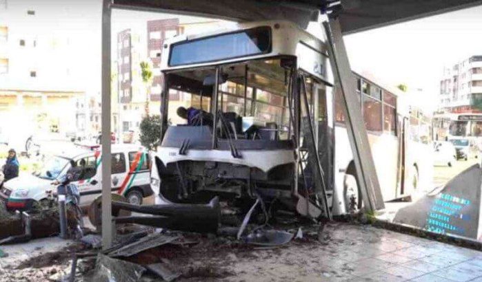 Bus zorgt voor chaos in Marrakech