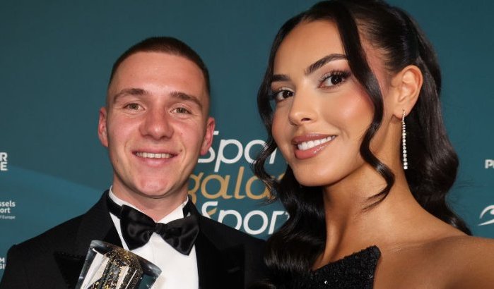 Oumi Rayane doorbreekt de stilte na zware periode Evenepoel
