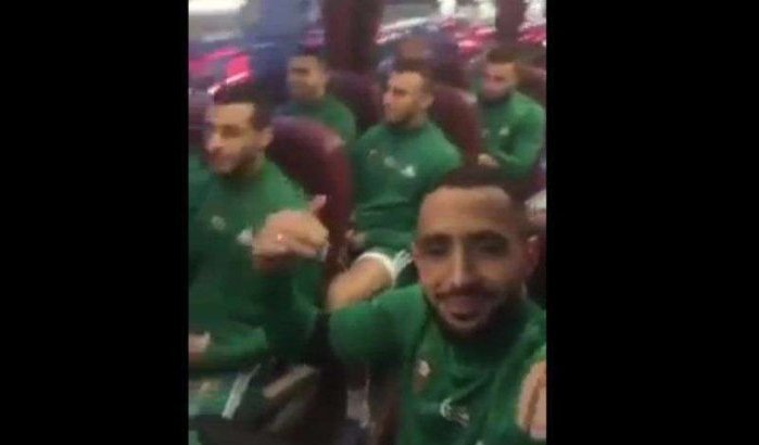 Vrolijke sfeer in bus Atlas Leeuwen (video)