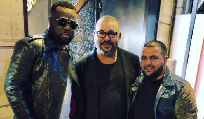 Foto: Koning Mohammed VI met rapper Maître Gims in Parijs